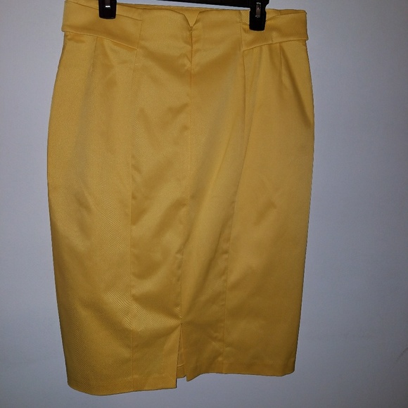 **SOLD**Pencil skirt - Picture 2 of 2